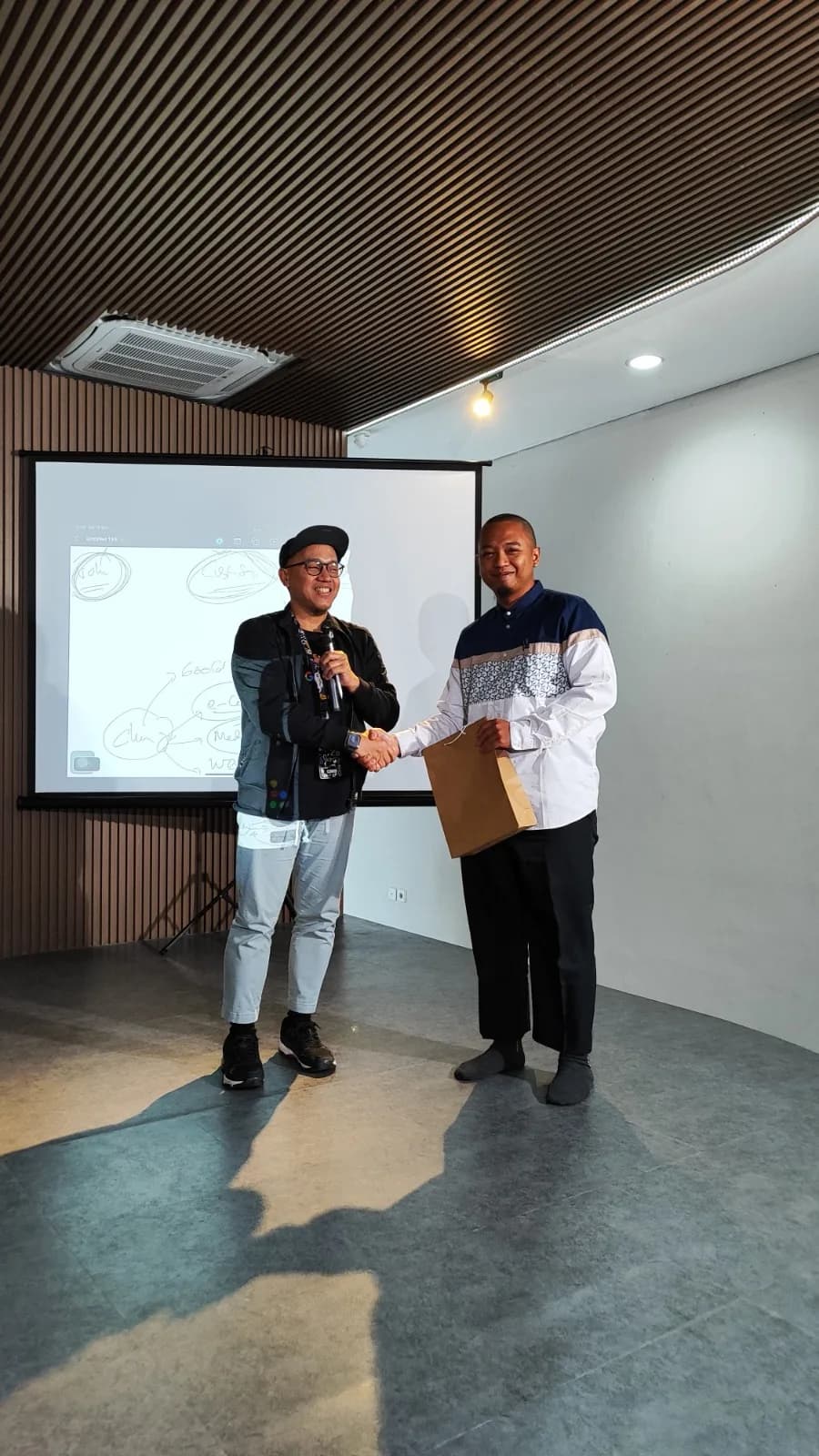 Siapa Bilang Enggak Bisa Sukses Jualan di Media Sosial? Sekolah Digital Bisnis Indonesia Hadirkan Strategi Jitu untuk Meningkatkan Pendapatan